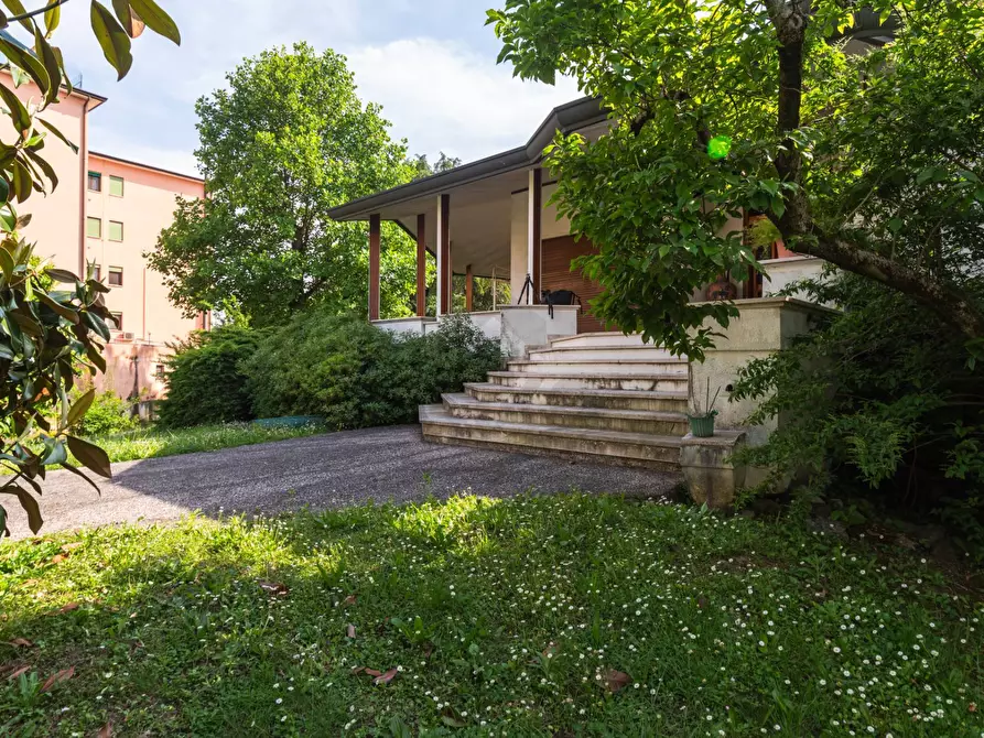 Immagine 18 di Villa in vendita  in viale della repubblica 161 a Treviso