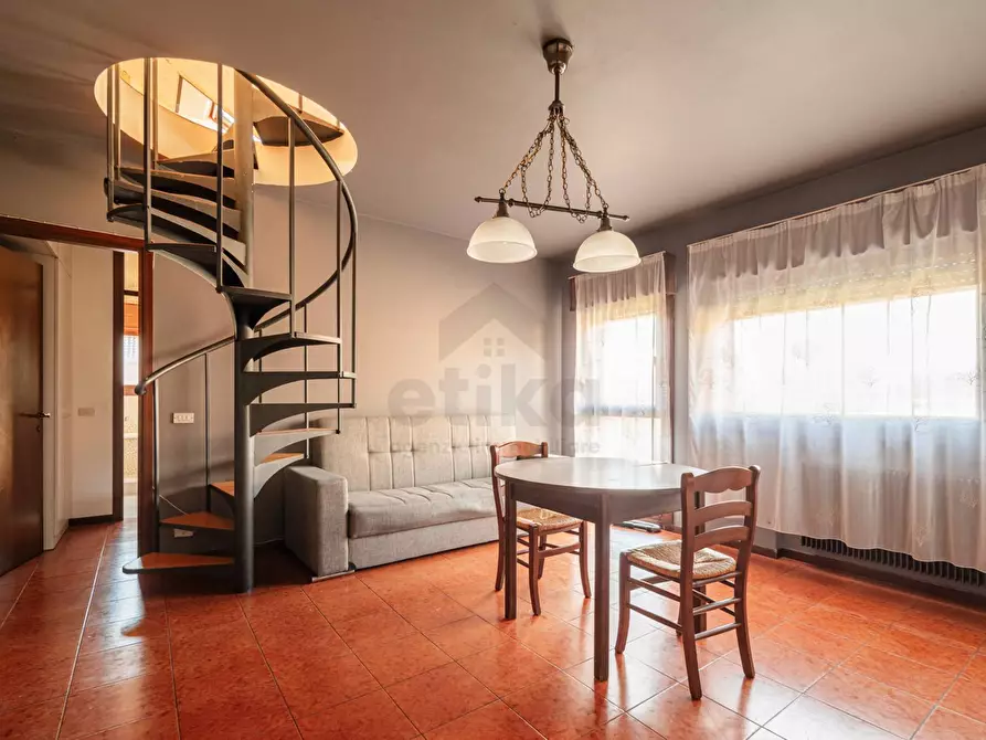 Immagine 3 di Appartamento in vendita  in via verdi 6 a Paese