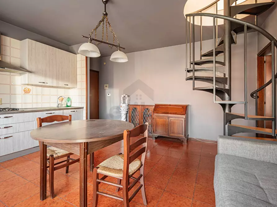 Immagine 1 di Appartamento in vendita  in via verdi 6 a Paese