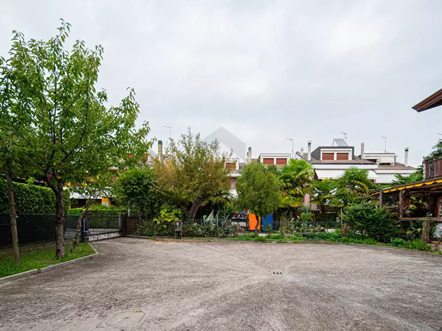 Immagine 37 di Casa semindipendente in vendita  a Jesolo