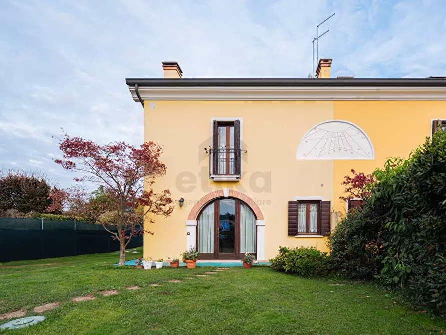 Immagine 3 di Casa semindipendente in vendita  in via Trieste a Refrontolo