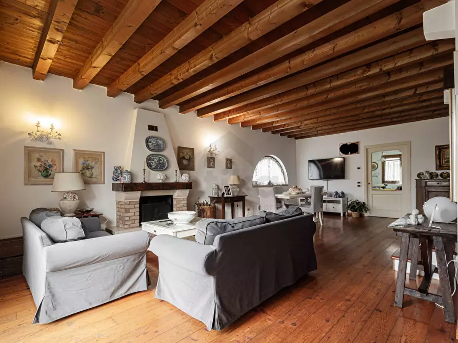 Immagine 4 di Casa semindipendente in vendita  in via Trieste a Refrontolo