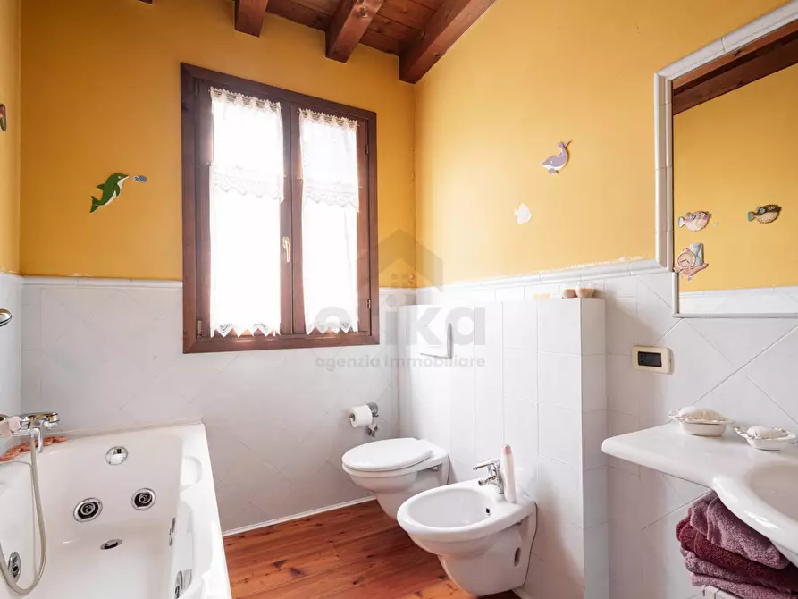 Immagine 18 di Casa semindipendente in vendita  in via Trieste a Refrontolo