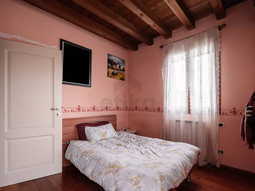 Immagine 19 di Casa semindipendente in vendita  in via Trieste a Refrontolo