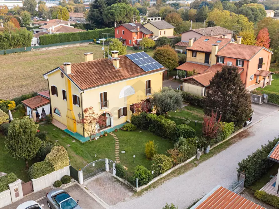 Immagine 24 di Casa semindipendente in vendita  in via Trieste a Refrontolo