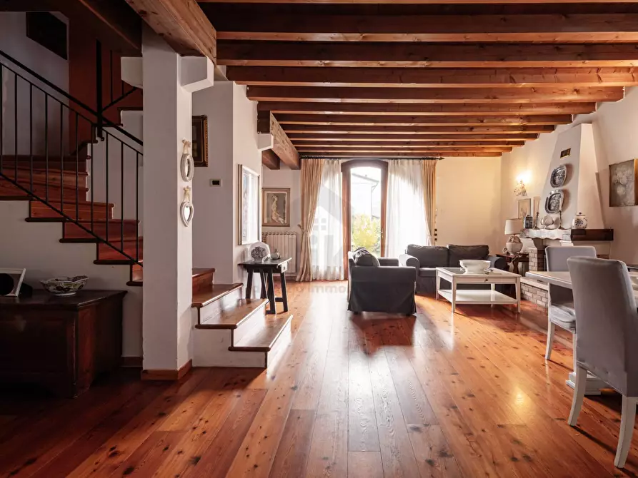 Immagine 6 di Casa semindipendente in vendita  in via Trieste a Refrontolo