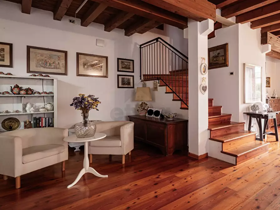 Immagine 11 di Casa semindipendente in vendita  in via Trieste a Refrontolo