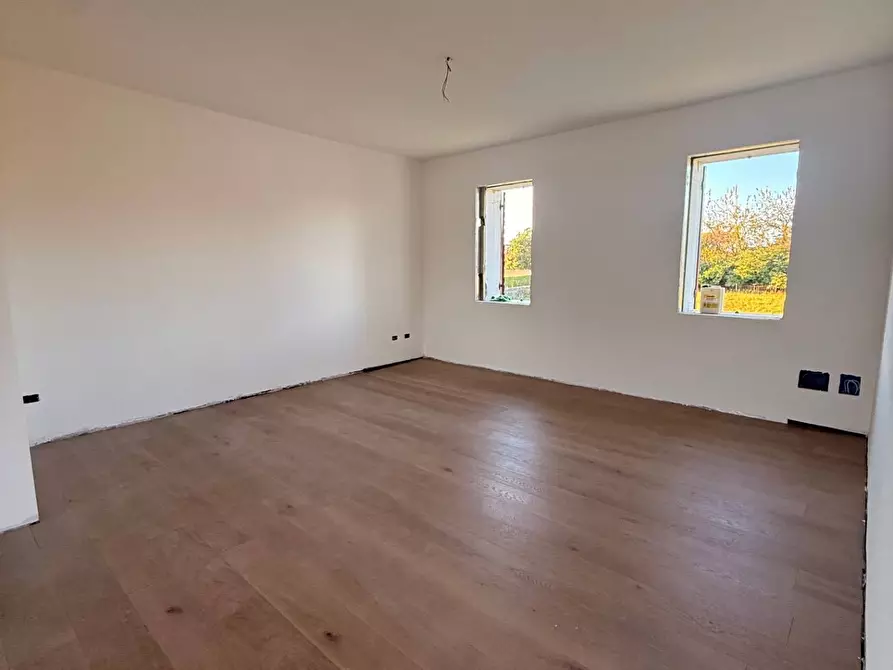 Immagine 2 di Villetta a schiera in vendita  a Paese