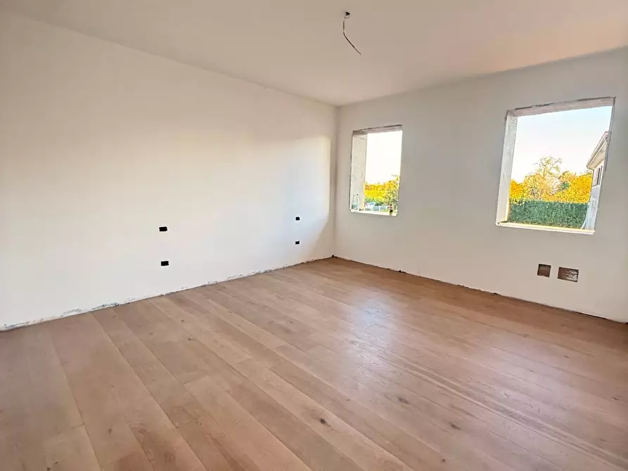 Immagine 8 di Villetta a schiera in vendita  a Paese