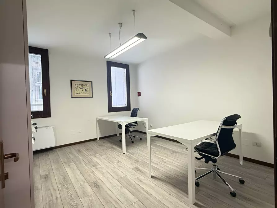 Immagine 6 di Ufficio in affitto  in VIA ROMA a Treviso
