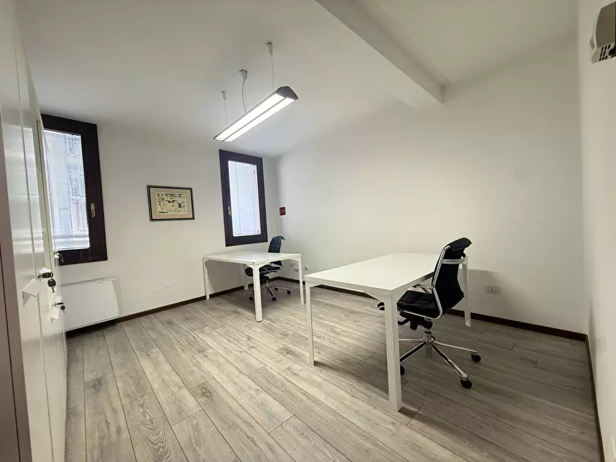Immagine 8 di Ufficio in affitto  in VIA ROMA a Treviso