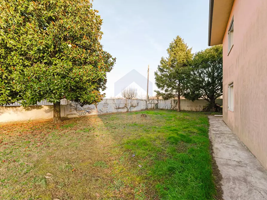 Immagine 3 di Casa semindipendente in vendita  in Via A. Boito 3 a Paese