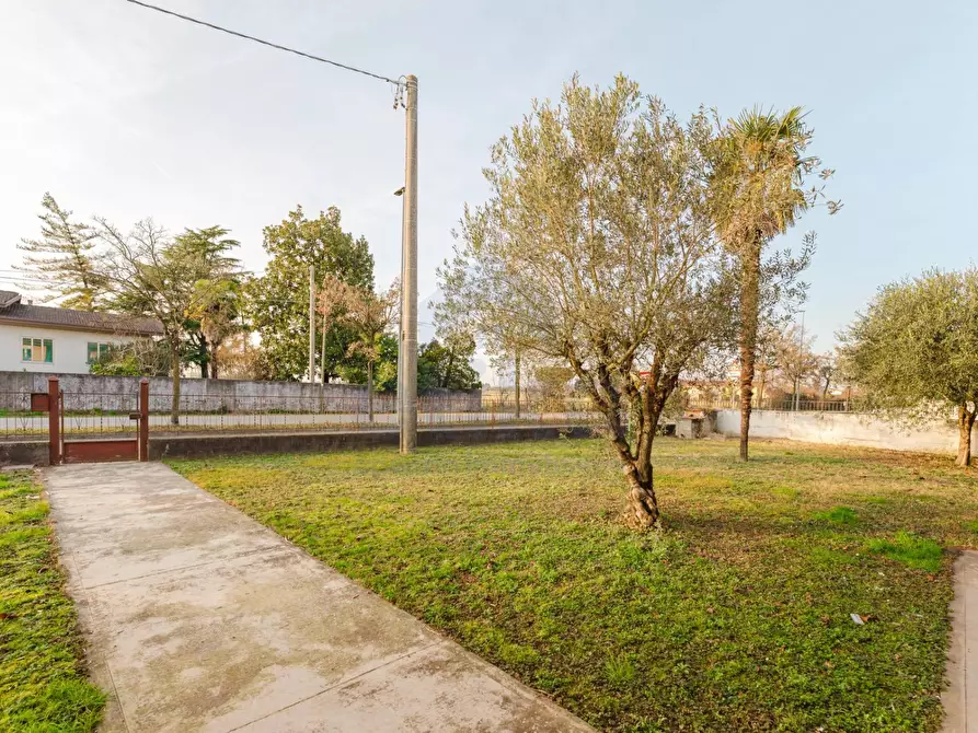 Immagine 4 di Casa semindipendente in vendita  in Via A. Boito 3 a Paese