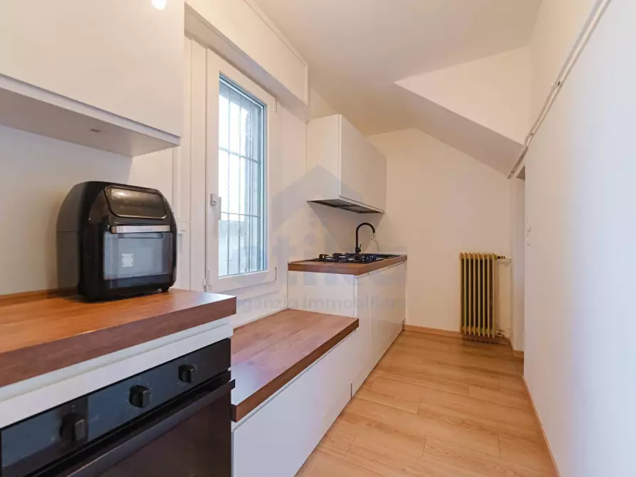 Immagine 11 di Casa semindipendente in vendita  in Via A. Boito 3 a Paese