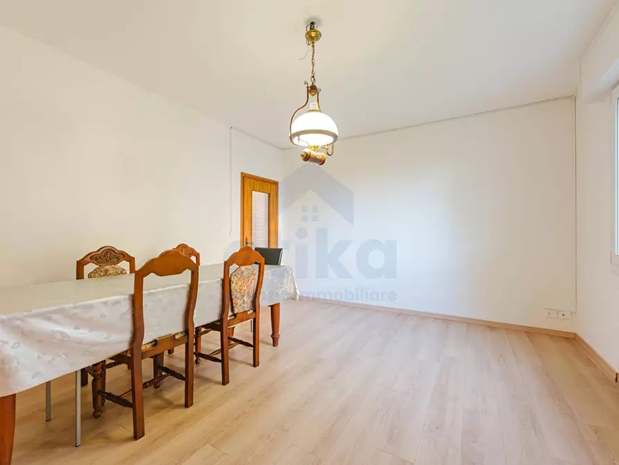 Immagine 12 di Casa semindipendente in vendita  in Via A. Boito 3 a Paese