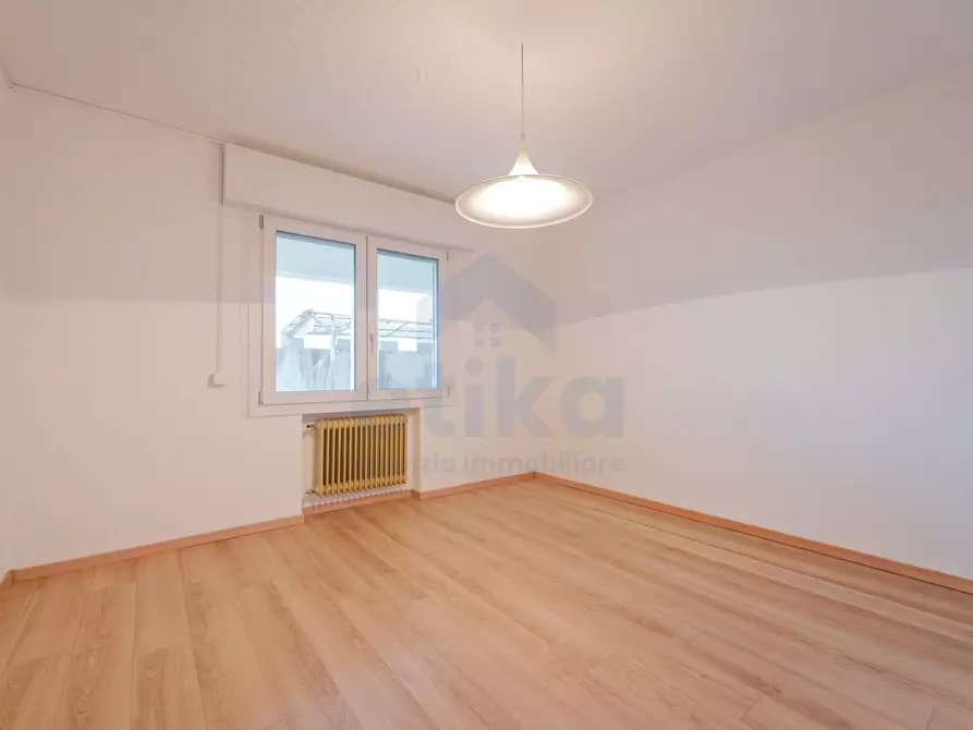 Immagine 15 di Casa semindipendente in vendita  in Via A. Boito 3 a Paese