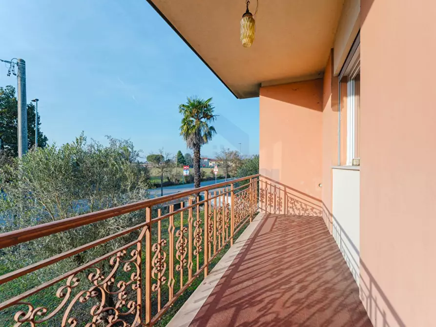 Immagine 19 di Casa semindipendente in vendita  in Via A. Boito 3 a Paese