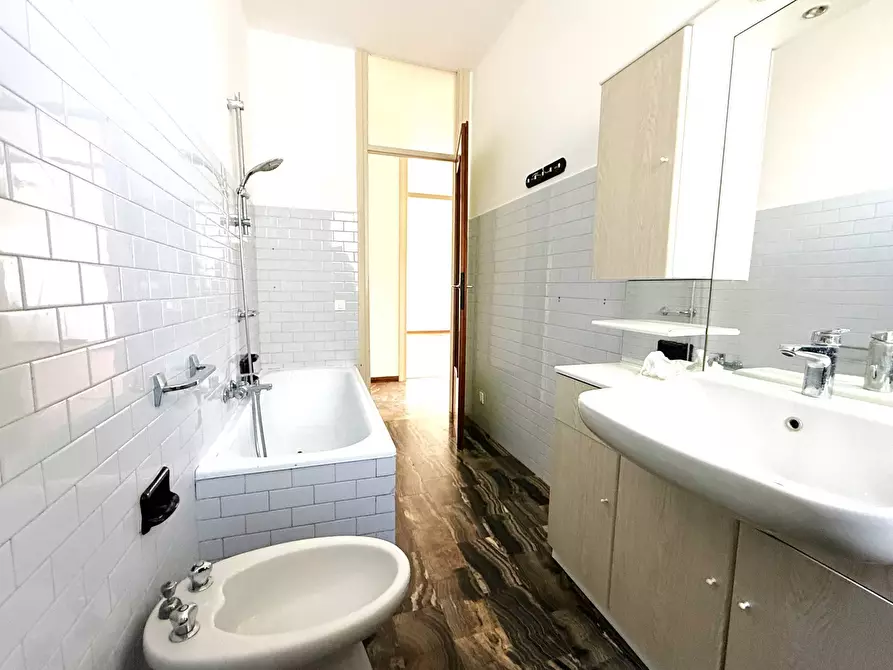 Immagine 11 di Appartamento in vendita  a Treviso