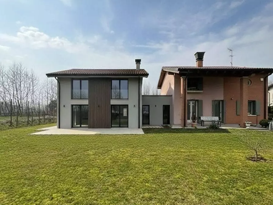 Immagine 1 di Terreno residenziale in vendita  a Silea