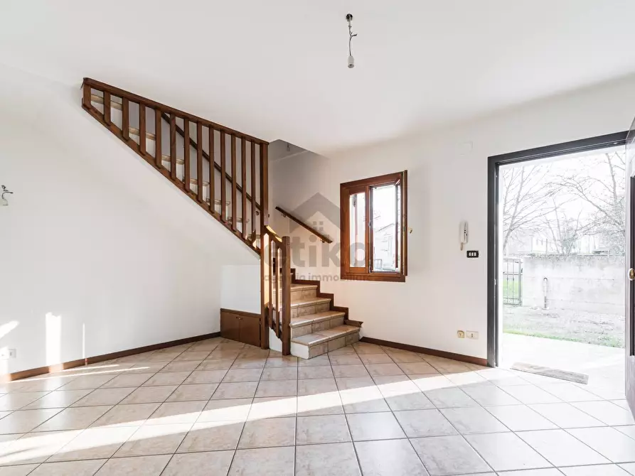 Immagine 6 di Casa semindipendente in vendita  in via salvatore quasimodo 4 a Noventa Di Piave