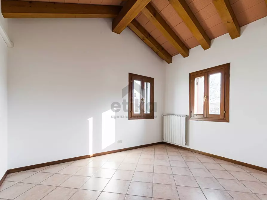 Immagine 10 di Casa semindipendente in vendita  in via salvatore quasimodo 4 a Noventa Di Piave