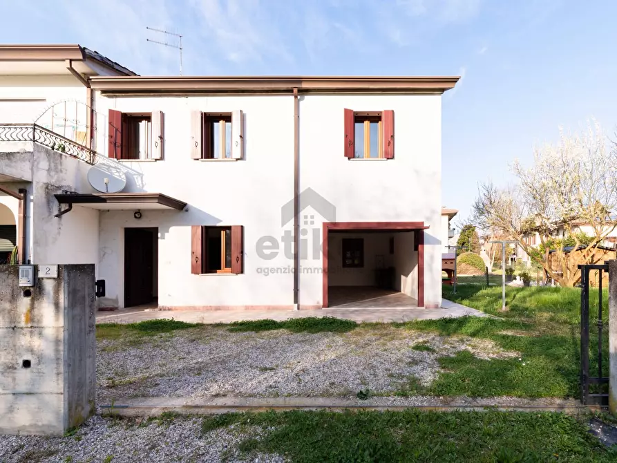 Immagine 2 di Casa semindipendente in vendita  in via salvatore quasimodo 4 a Noventa Di Piave