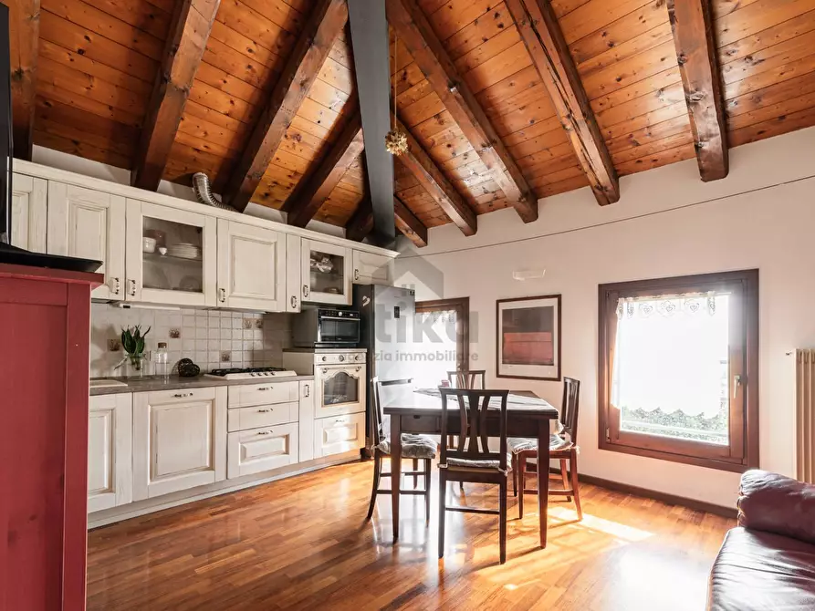 Immagine 1 di Appartamento in vendita  in via dei Picchi a Treviso