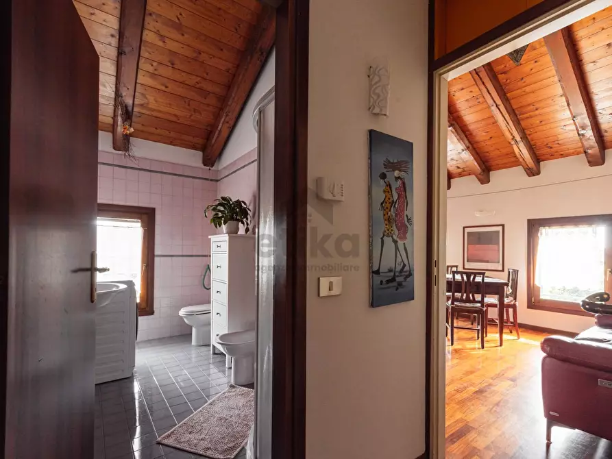 Immagine 17 di Appartamento in vendita  in via dei Picchi a Treviso