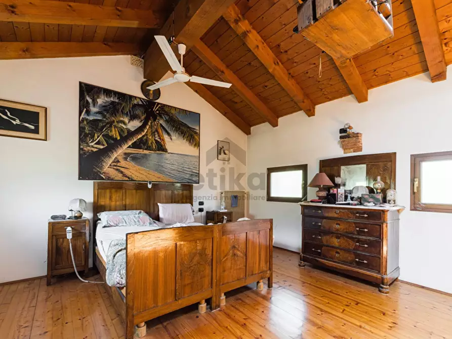 Immagine 11 di Casa indipendente in vendita  a Paese