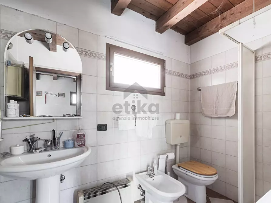 Immagine 14 di Casa indipendente in vendita  a Paese