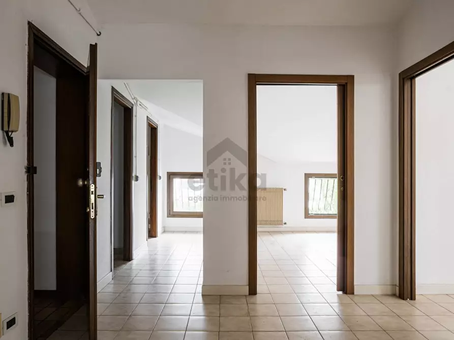 Immagine 13 di Appartamento in vendita  in viale iv novembre 96 a Treviso