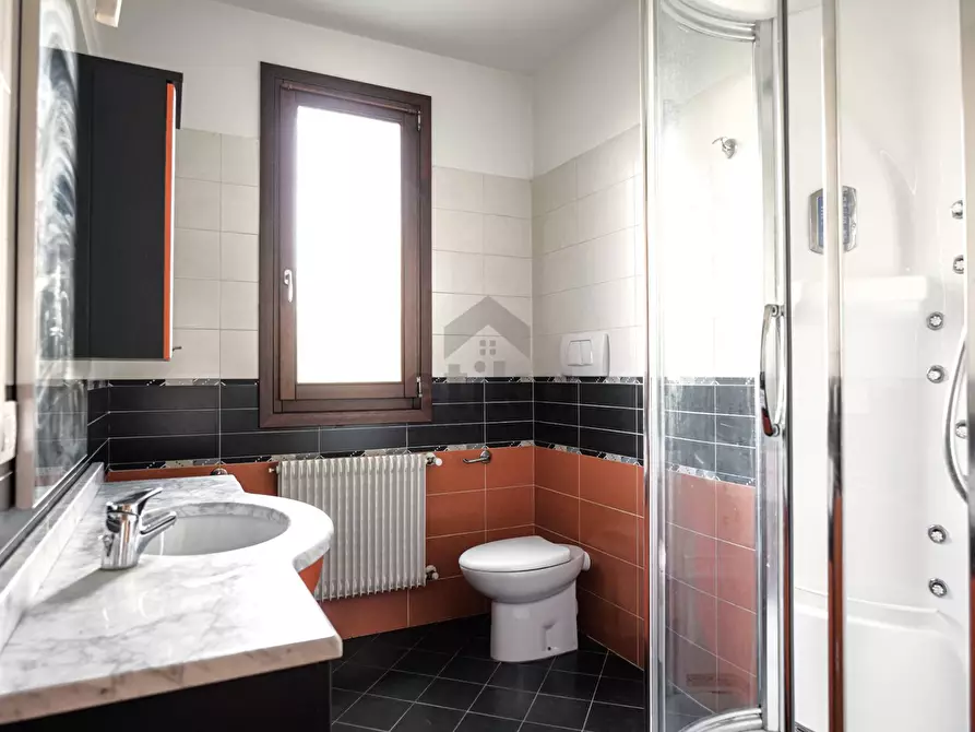 Immagine 9 di Appartamento in vendita  in via venturini 9 a Silea
