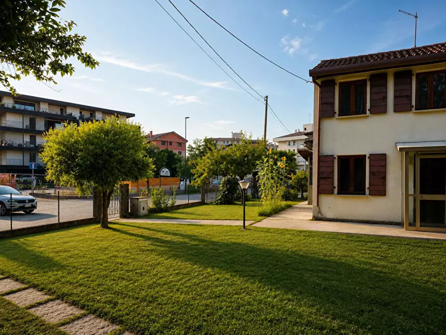 Immagine 3 di Casa semindipendente in vendita  in Via Ghirada a Treviso