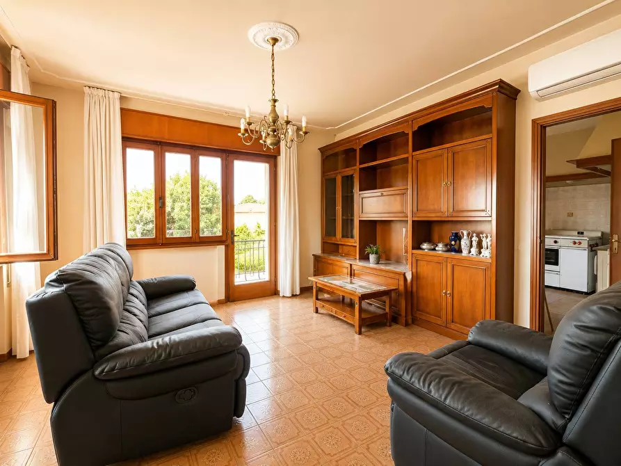 Immagine 3 di Villa in vendita  in Via Brando Brandolini a Pieve Di Soligo