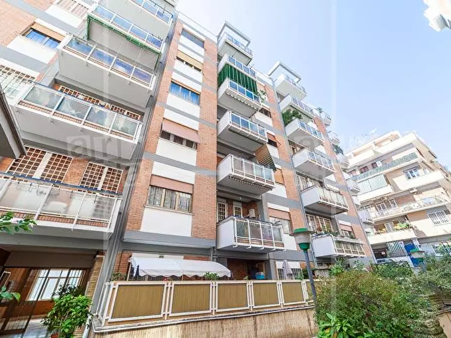 Immagine 23 di Appartamento in vendita  in VIA PAOLA FALCONIERI 82 a Roma