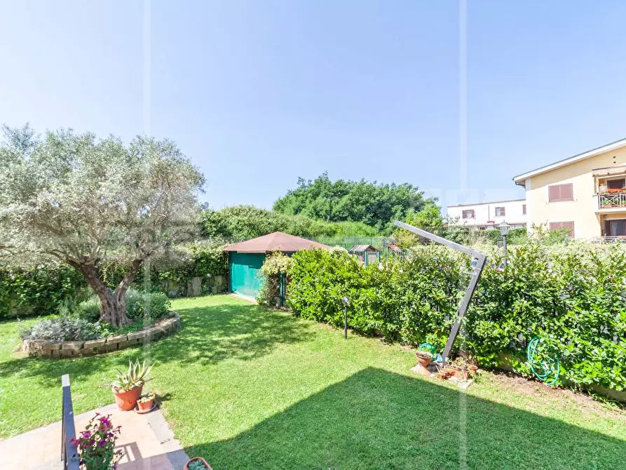 Immagine 24 di Appartamento in vendita  in Via Quadrelle 42 a Roma