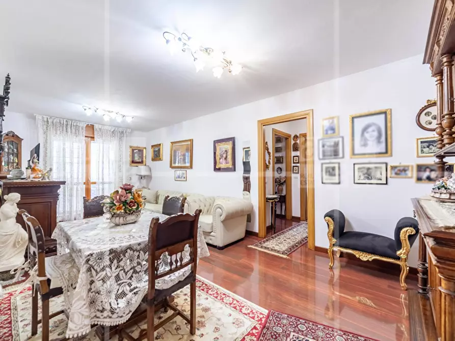Immagine 1 di Appartamento in vendita  in Via Carlo Ludovico Bragaglia 92 a Roma