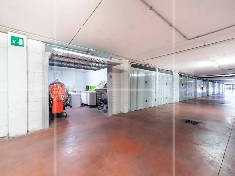 Immagine 22 di Appartamento in vendita  in Via Carlo Ludovico Bragaglia 92 a Roma