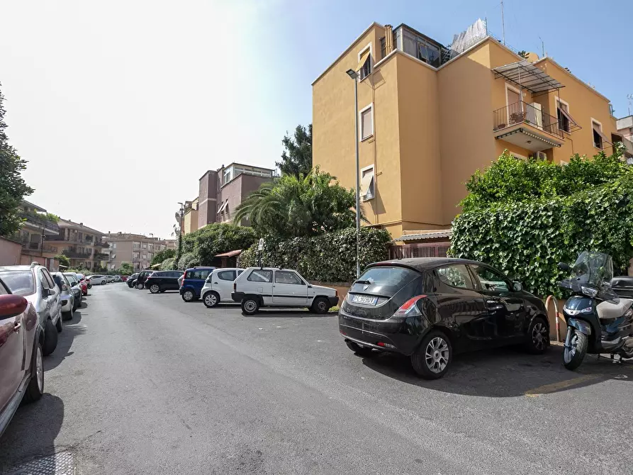 Immagine 35 di Appartamento in vendita  in Via Sesto Celere 9 a Roma