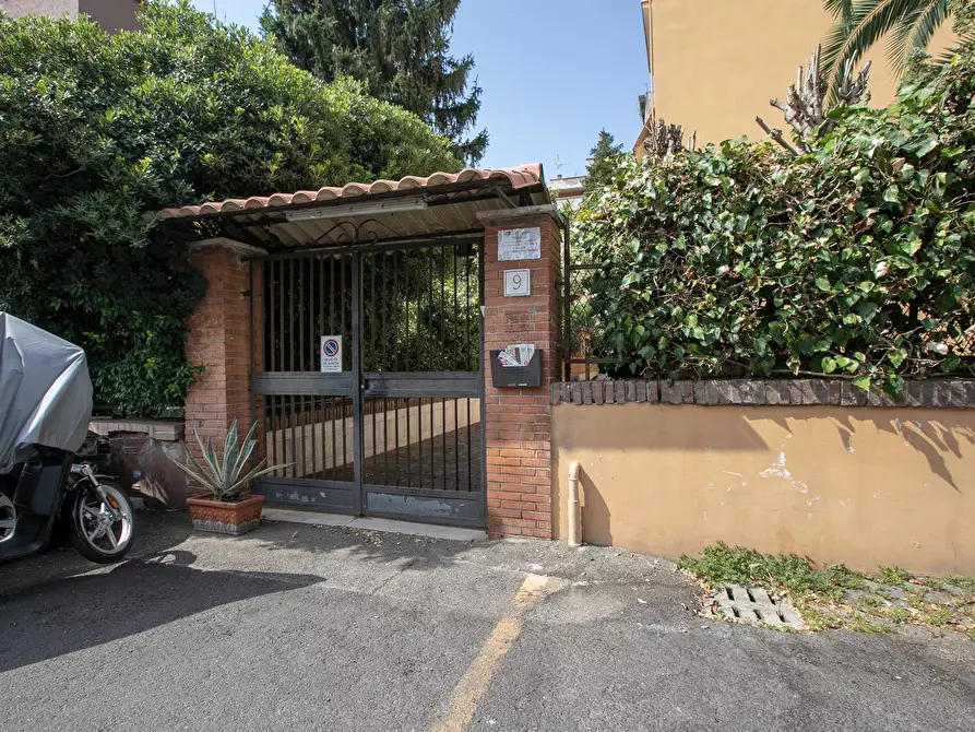 Immagine 32 di Appartamento in vendita  in Via Sesto Celere 9 a Roma