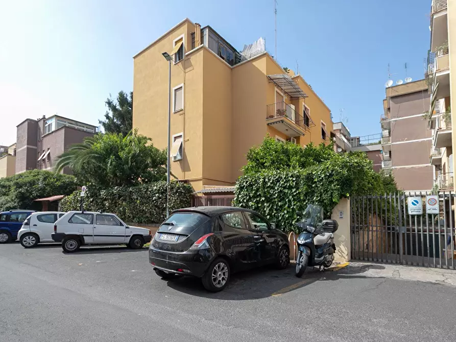 Immagine 34 di Appartamento in vendita  in Via Sesto Celere 9 a Roma