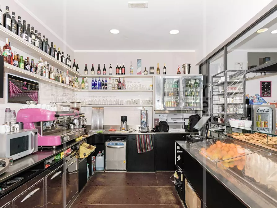 Immagine 7 di Attività commerciale in vendita  in Piazzale Clodio 20 a Roma
