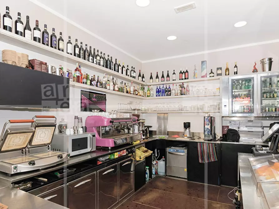 Immagine 9 di Attività commerciale in vendita  in Piazzale Clodio 20 a Roma