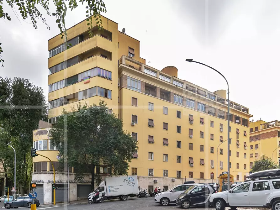 Immagine 25 di Appartamento in vendita  in via paola falconieri 3 a Roma