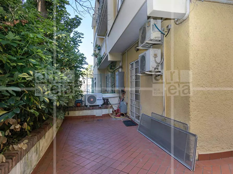 Immagine 22 di Appartamento in vendita  in Largo Alfredo Oriani 7 a Roma
