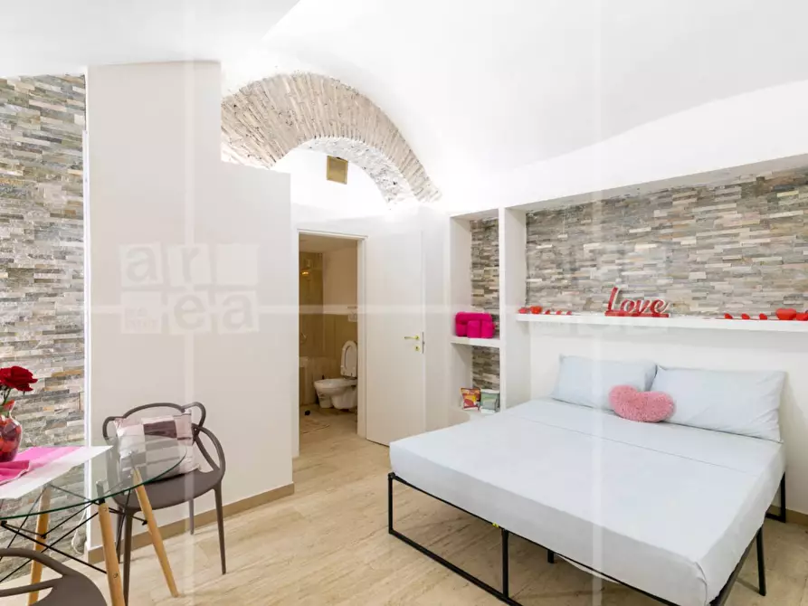 Immagine 1 di Appartamento in vendita  in Via Di Panico a Roma