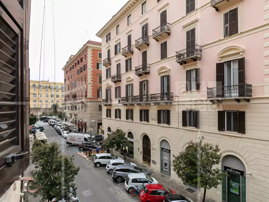 Immagine 1 di Appartamento in vendita  in Via Alessandria a Roma