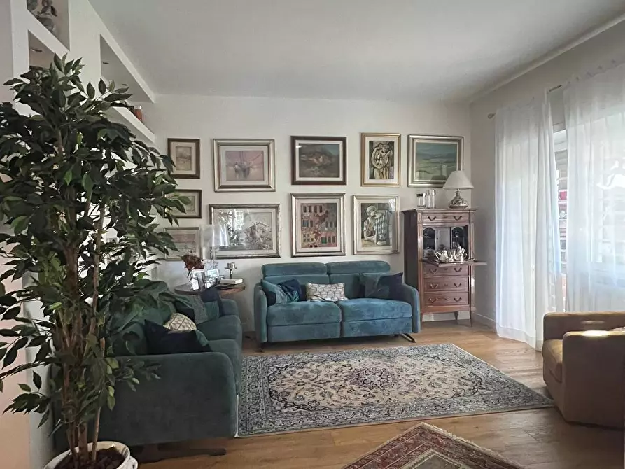 Immagine 2 di Appartamento in vendita  in Via Valsavaranche 2 a Roma