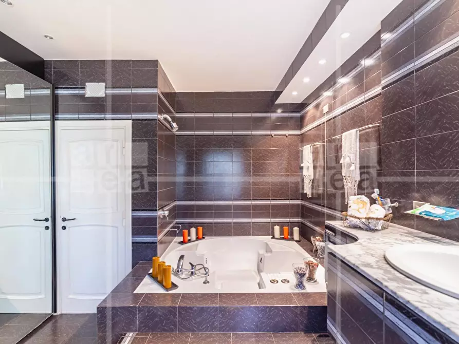 Immagine 37 di Villa in vendita  in Via Dei Laghi 32 a Ardea