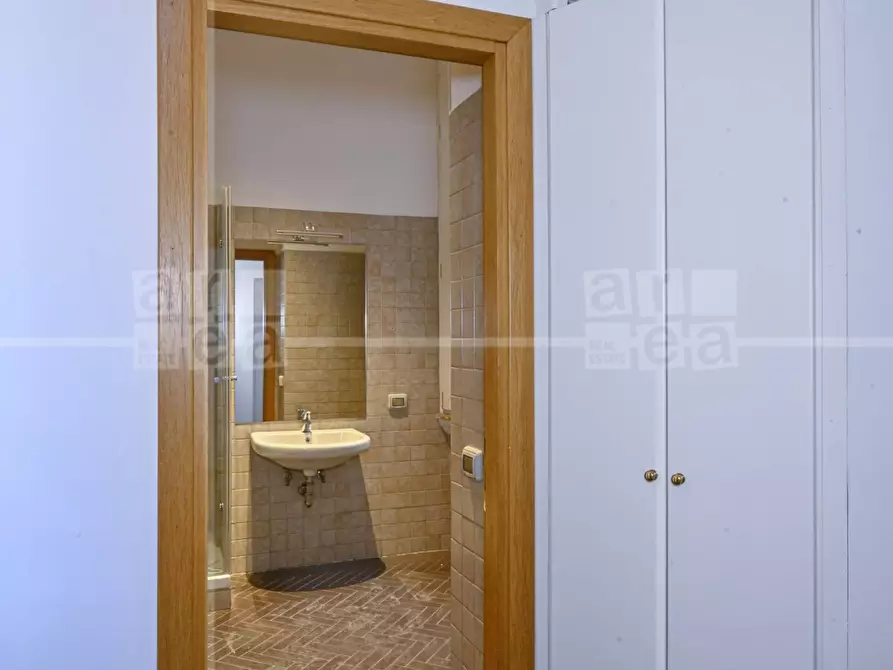 Immagine 26 di Ufficio in affitto  in Via Quattro Novembre a Roma